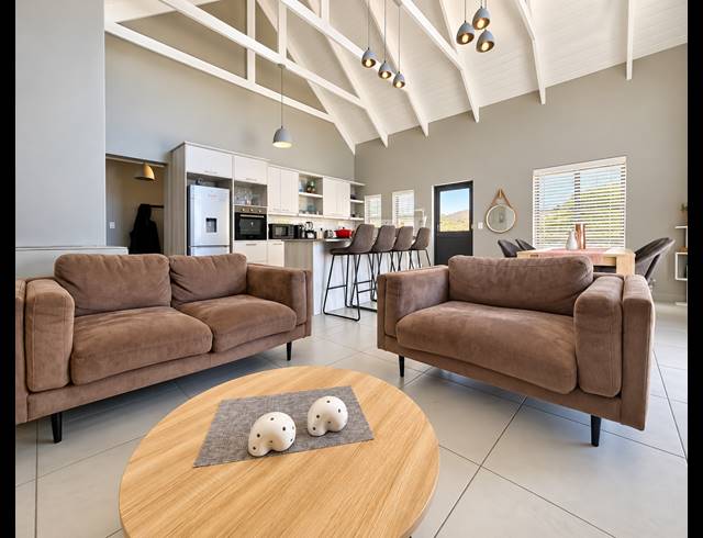 3 BEDROOM FREEHOLD FOR SALE IN BRITANNIA BEACH ESTATE